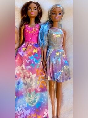 BARBIE - “DREAMTOPIA DRESS UP” and “POP STAR” SET.